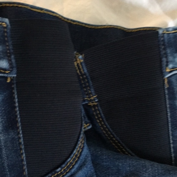 Liz Lange Maternity sz S cuffed shorts. - Picture 3 of 3